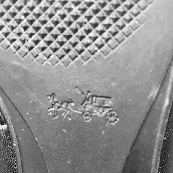 Coach ‘Lara’ Charm and Bow Detail Leather Ballet Flats Size 7.5M - Picture 15 of 15